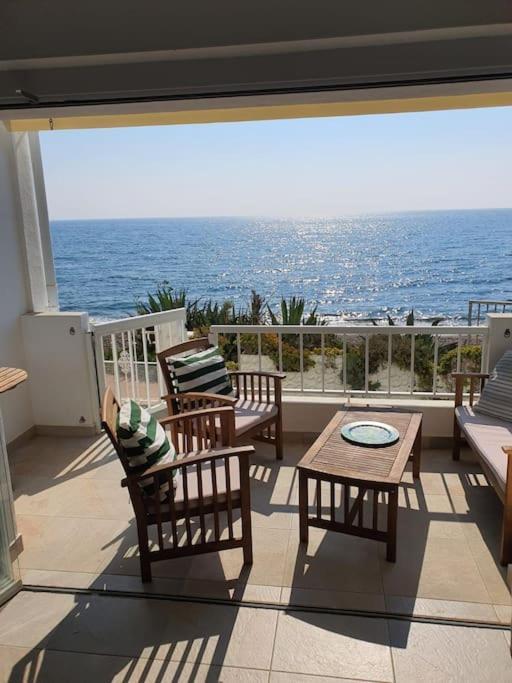 Front Mer - Sublime Appartement Moderne Et Confortable Estepona Bagian luar foto
