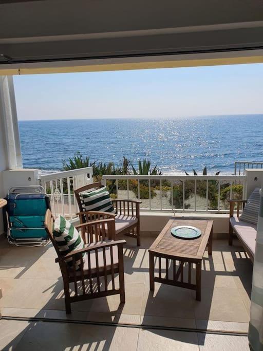 Front Mer - Sublime Appartement Moderne Et Confortable Estepona Bagian luar foto